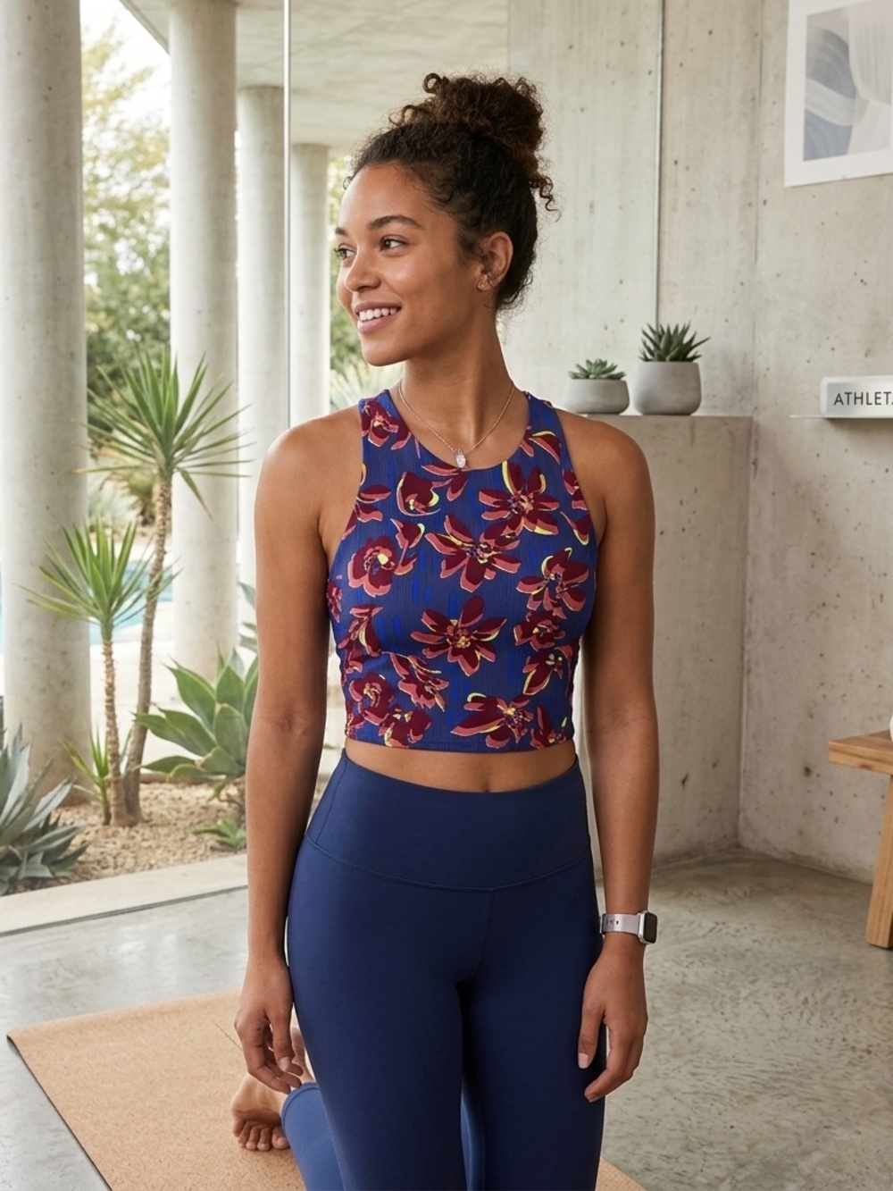ATHLETA Conscious Crop Printed Best A-C Cups Size XL  Blue Floral Print MSRP $64